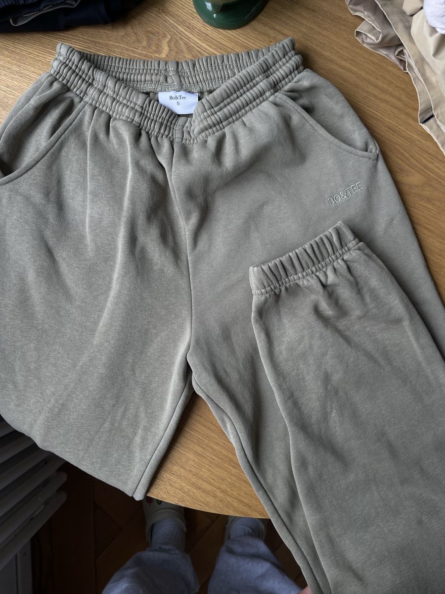 Pantaloni: Bo&Tee sweatpants – Usato da Fribourg venduto da ssu_tr9g 1