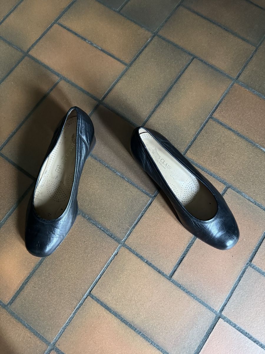 Scarpe da donna: Schwarze Echtleder Pumps Gr. 39 – Usato da St. Gallen venduto da bea_9qzt 1