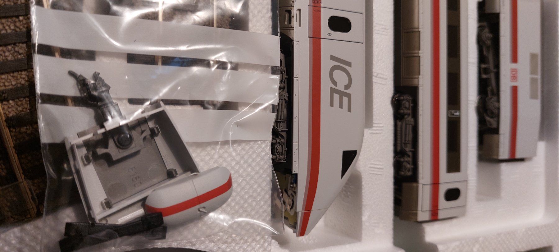 Fleischmann Modellini di ferrovie: Fleischmann 6381 K - ICE 2 Startset - InterCityExpress DB – Nuovo (secondo la descrizione) da Rotkreuz venduto da MOBAHN-1zu87 6