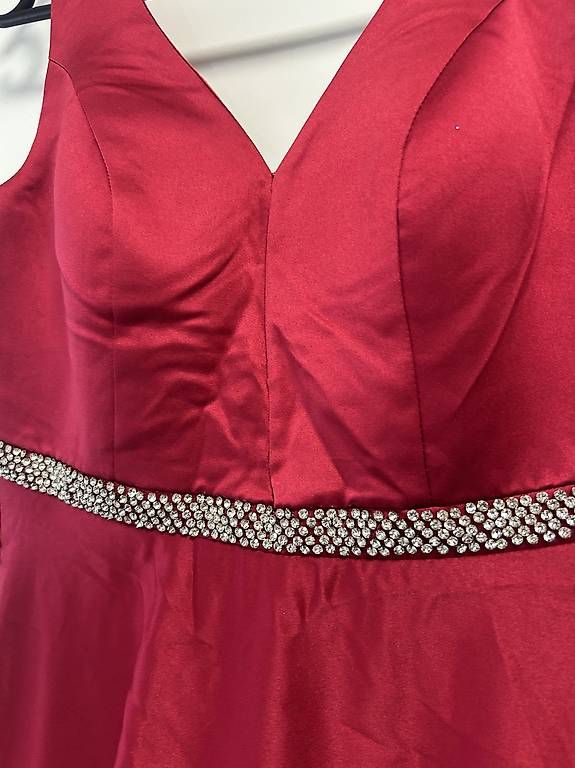 Vestiti: Damen Abendkleid rot – Usato da Lenzburg venduto da mir_rnb9 1