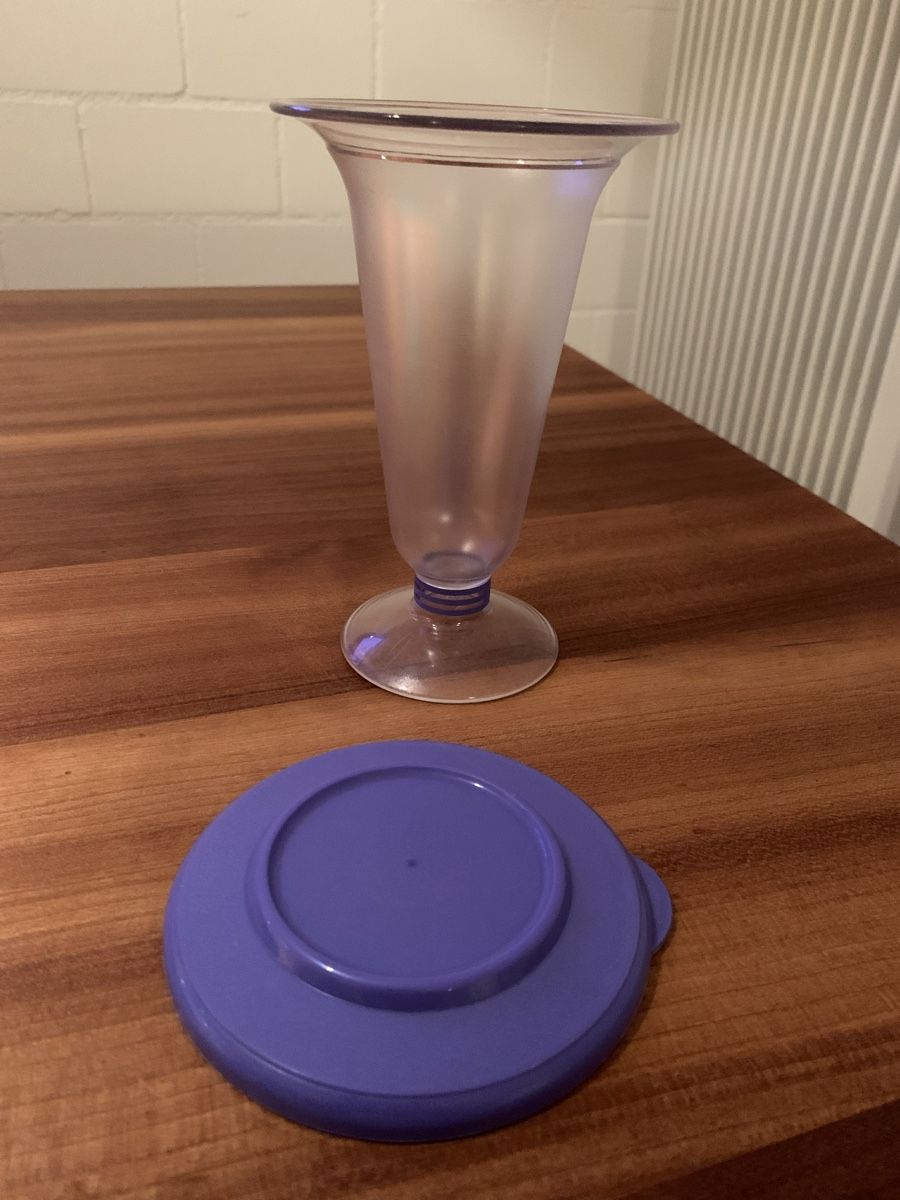 Tupperware Behälter & Ähnliches: Tupperware Dessertbecher:Set aus 5 pcs mit farbigen Deckel – Gebraucht aus Udligenswil von Trisha70 2