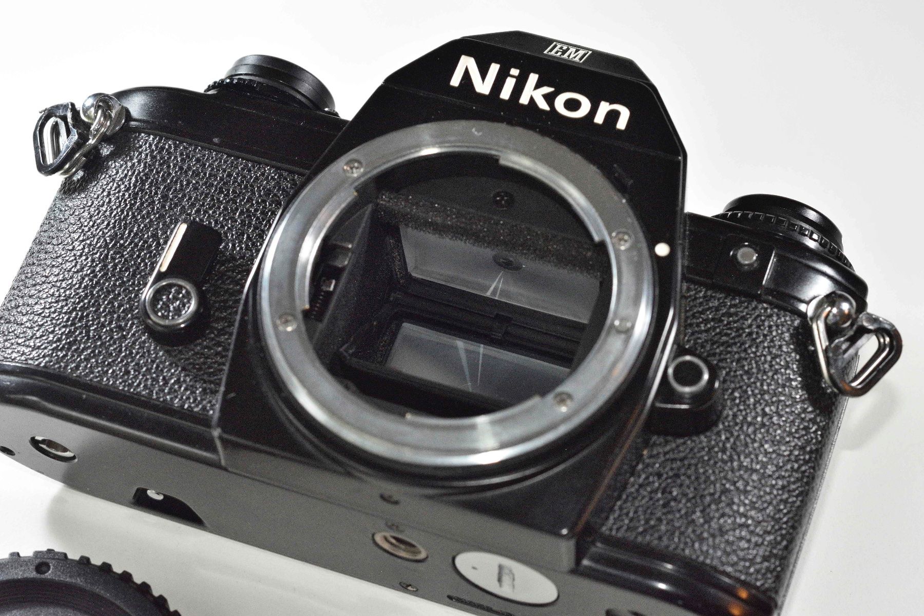 Nikon Fotocamera: Nikon EM – Usato da Schwerzenbach venduto da floridan 1