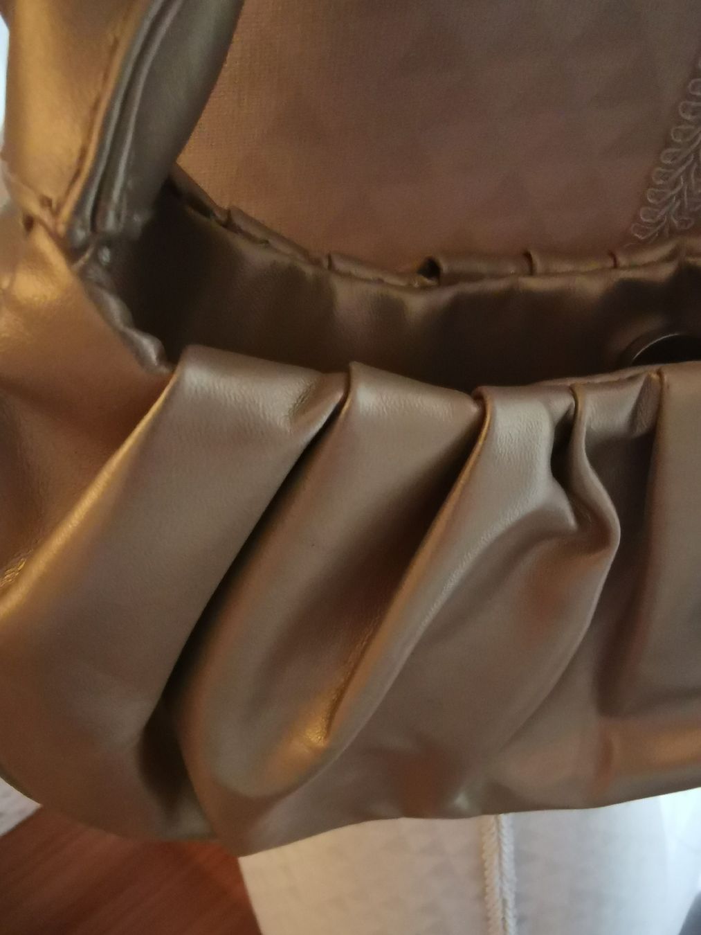 Borse da donna: Sac à main doré – Nuovo (secondo la descrizione) da Brügg BE venduto da Angel2300 1