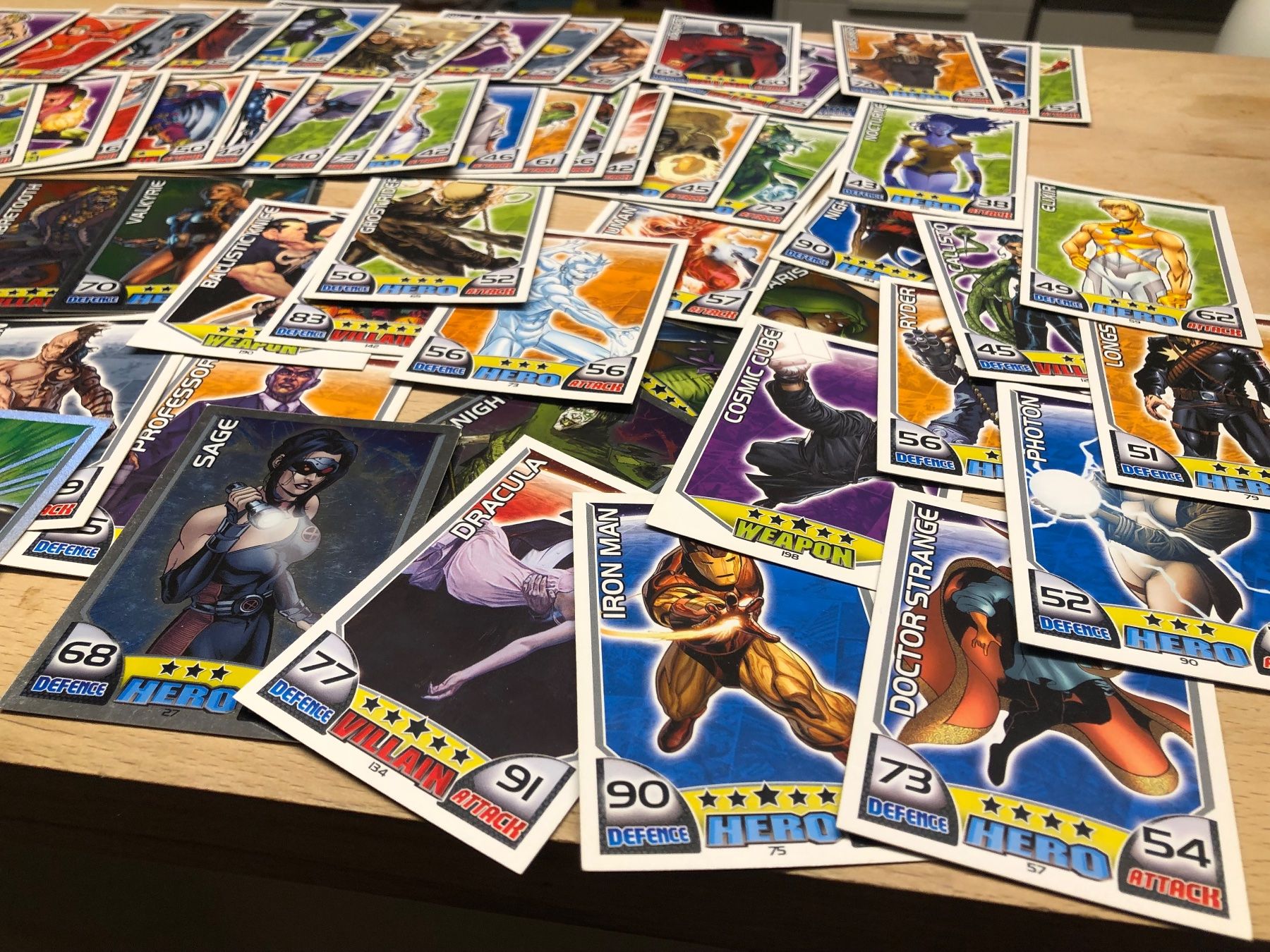 Topps Carte collezionabili: Topps Marvel Hero Attax 2011 collection de cartes – Usato da Corsier GE venduto da SWmoderncards 2