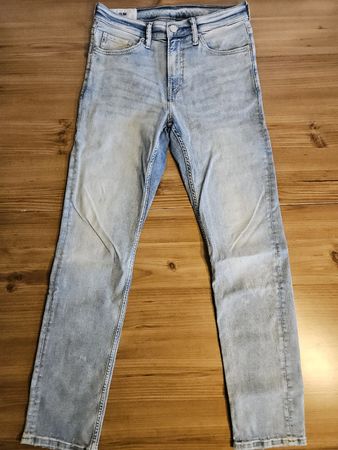 H&M Slim Fit Herrenjeans, Gr. 31/32, hellblau, guter Zustand