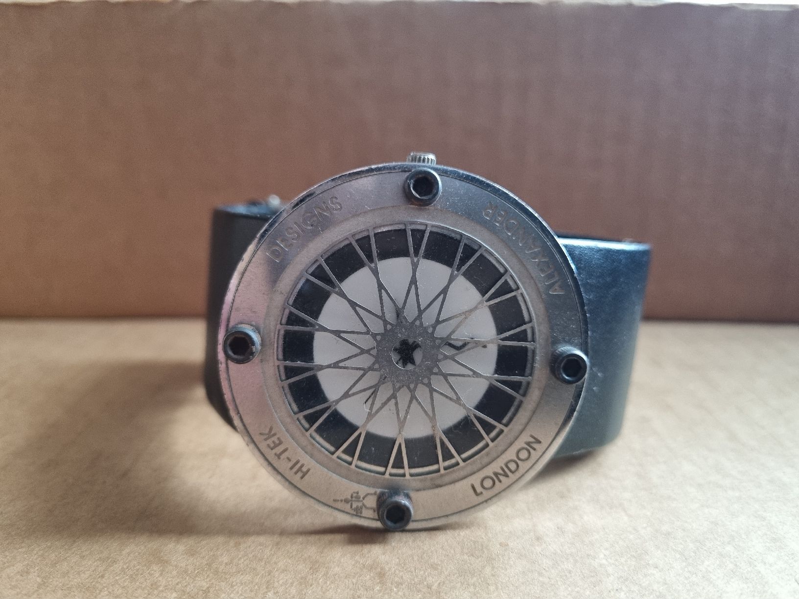 Orologi: HI-TEK DESIGNS ALEXANDER LONDON  – Usato da Schaffhausen venduto da Leveron13