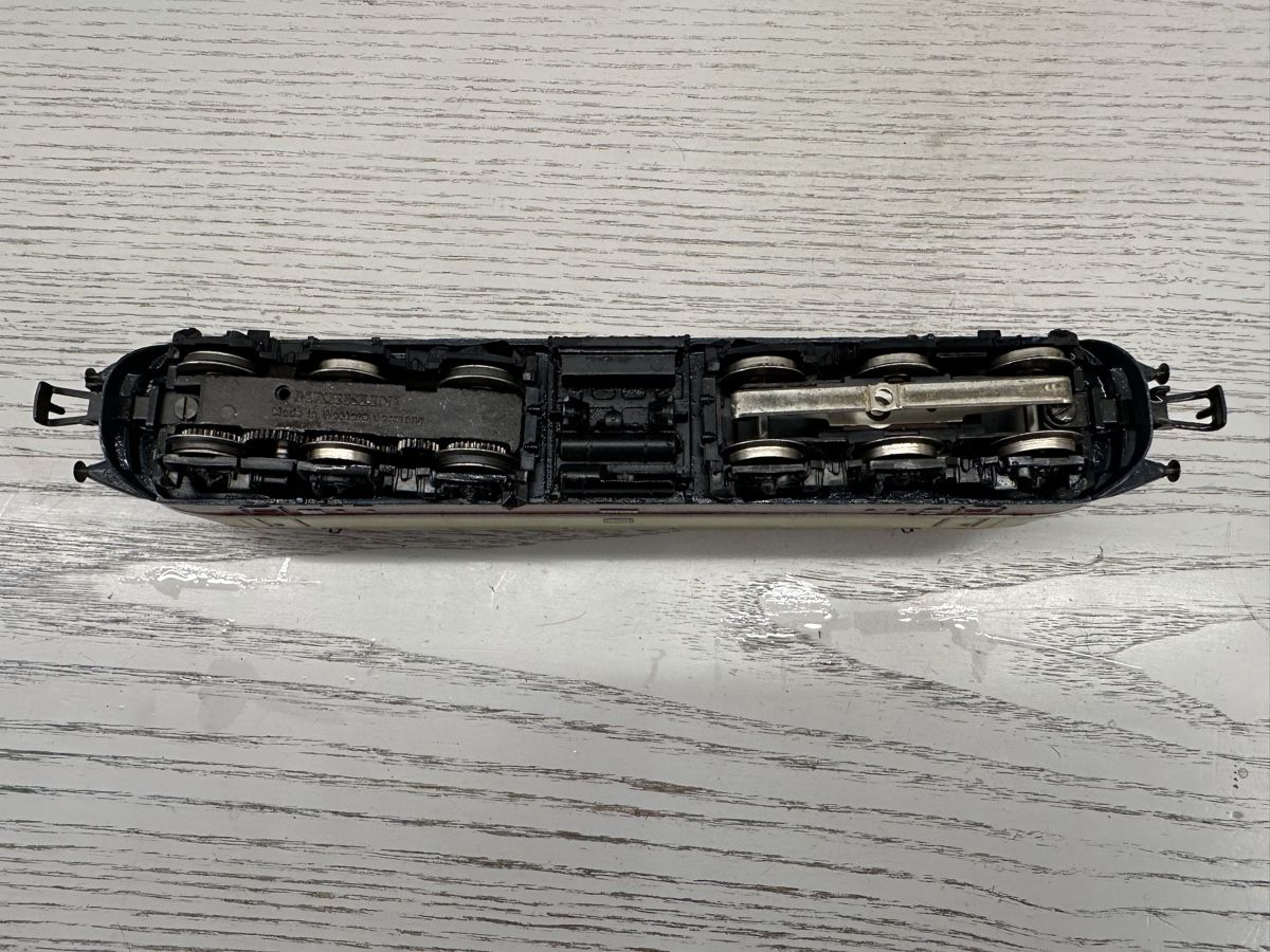 Märklin Modelleisenbahnen: Märklin 3053 DB BR 103 TEE – Gebraucht aus Lupsingen von New-Haven 5