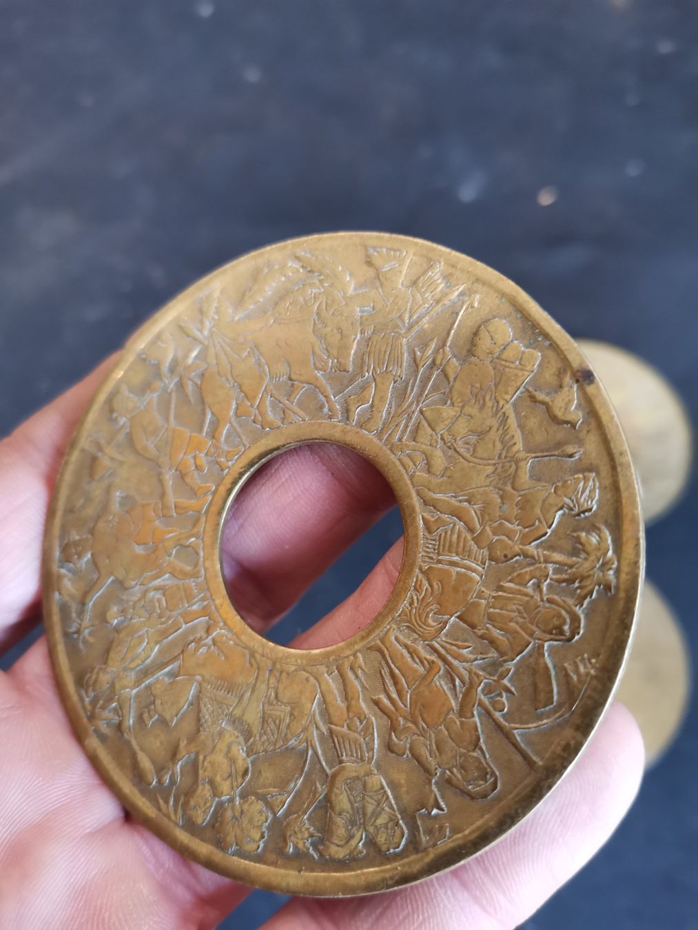 Supporti a parete: Bronze Abdeckung, Vorhanghalter Wandabdeckung Messing – Usato da Wiedlisbach venduto da materialkreislauf 2