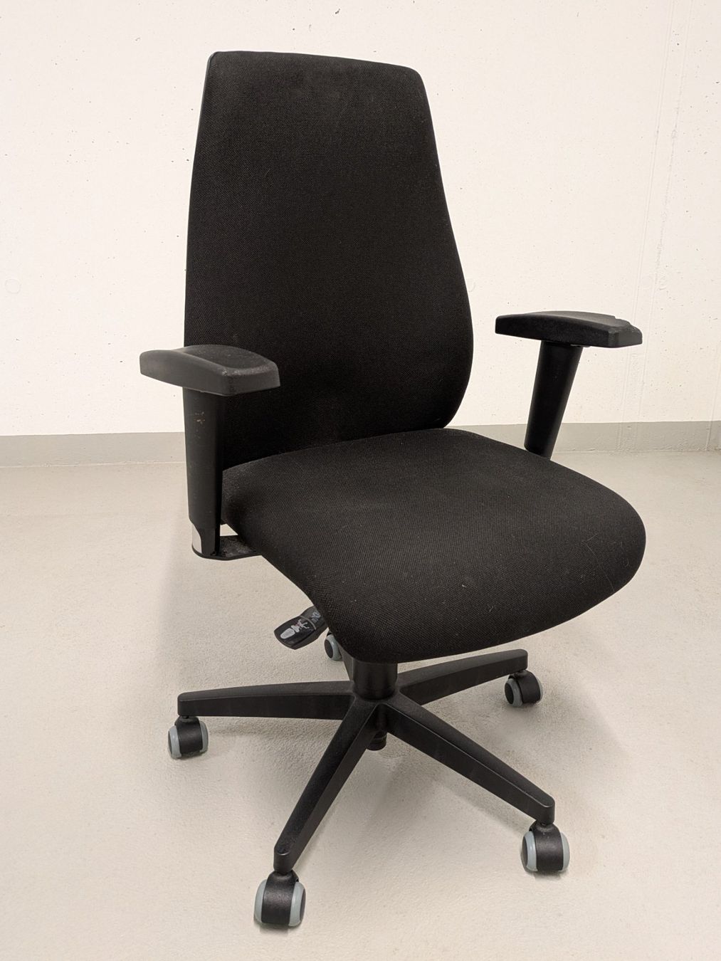 Chaises: Bürostuhl – Défectueux à Heerbrugg par daniel.zuend
