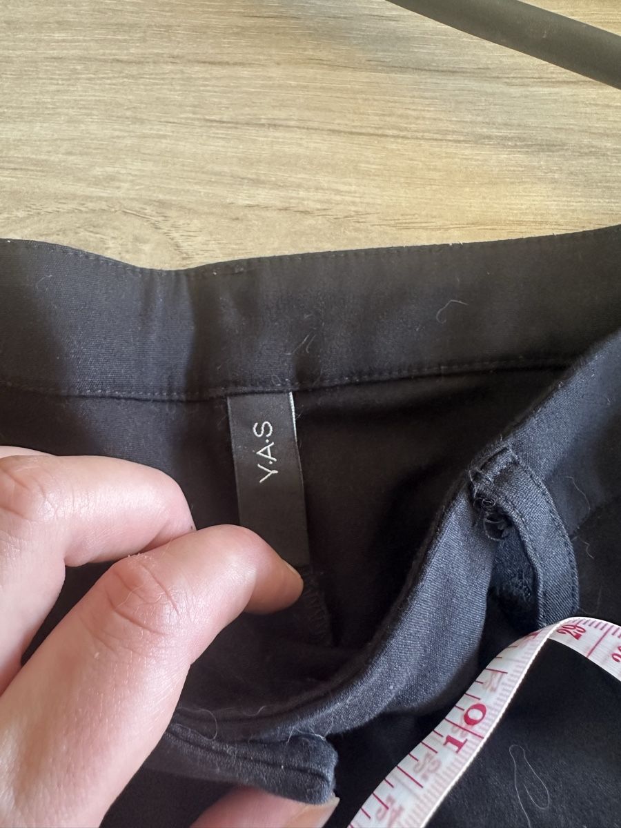 Pantaloni: Pantalon noir – Nuovo (secondo la descrizione) da Lausanne venduto da sou_w9bl 2