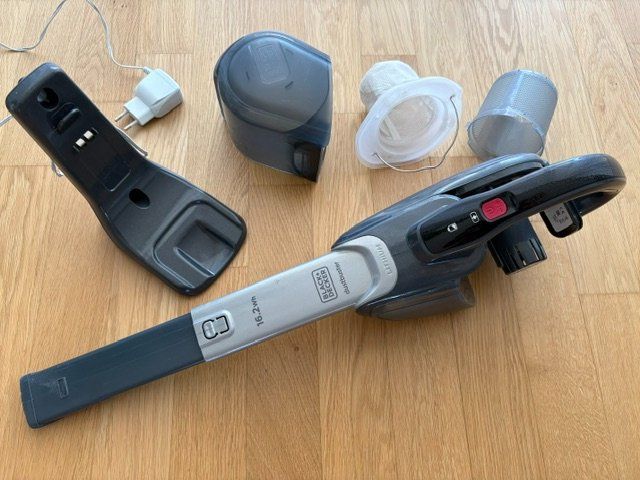 Staubsauger & Zubehör: Handstaubsauger BLACK & DECKER aufladbar – Gebraucht aus Zürich von Sonnenblume_65