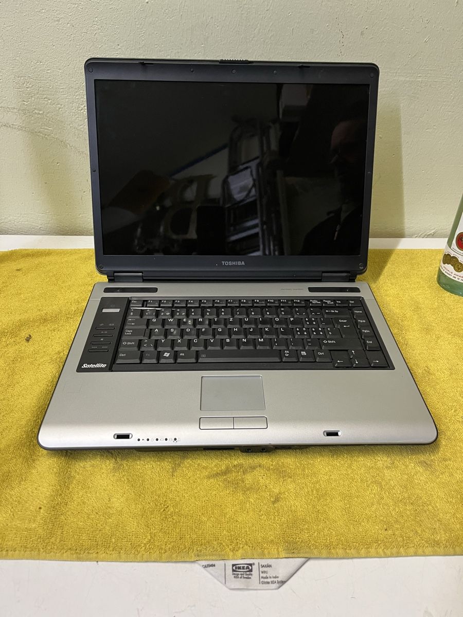 Toshiba Notebook: Lap top toshiba – Usato da Hindelbank venduto da Warentaxi