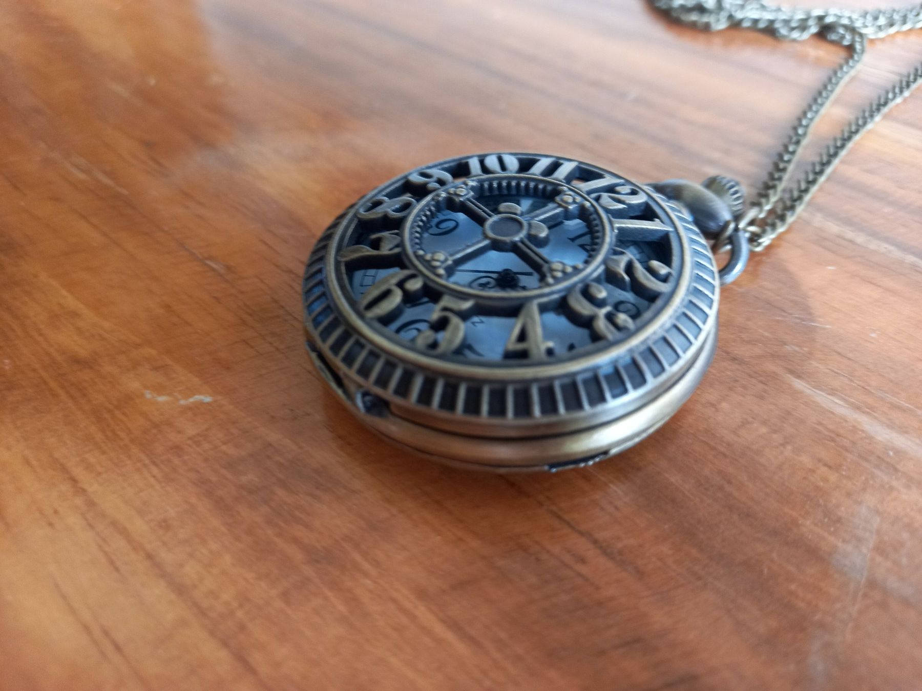 Uhren: Quarz-Taschenuhr mit Hohlklappe im Retro-Stil – Neu und originalverpackt aus Lausanne von WATCH-WORLD 6