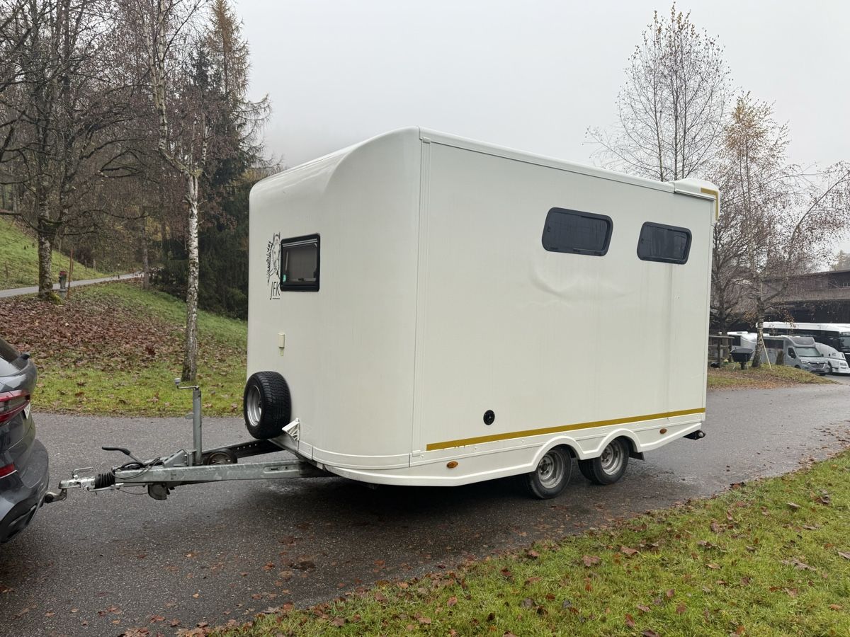 Rimorchi: Pferdeanhänger/ Pferdetransporter – Usato da St. Gallen venduto da rap_kql2 1