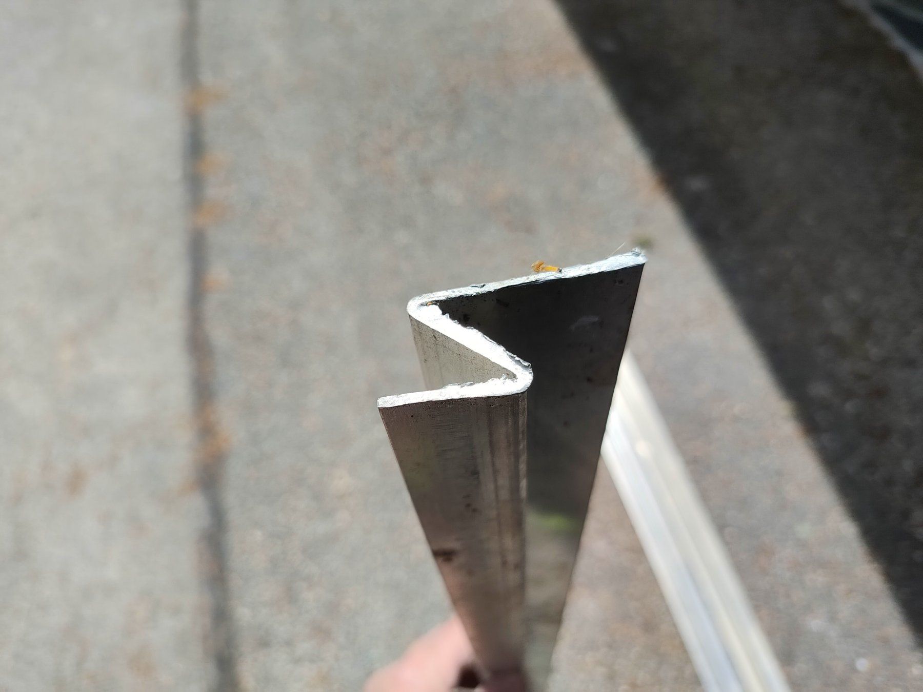 Ferramenta: Profils goutte pendante aluminium – Usato da Vulliens venduto da cochise0 3