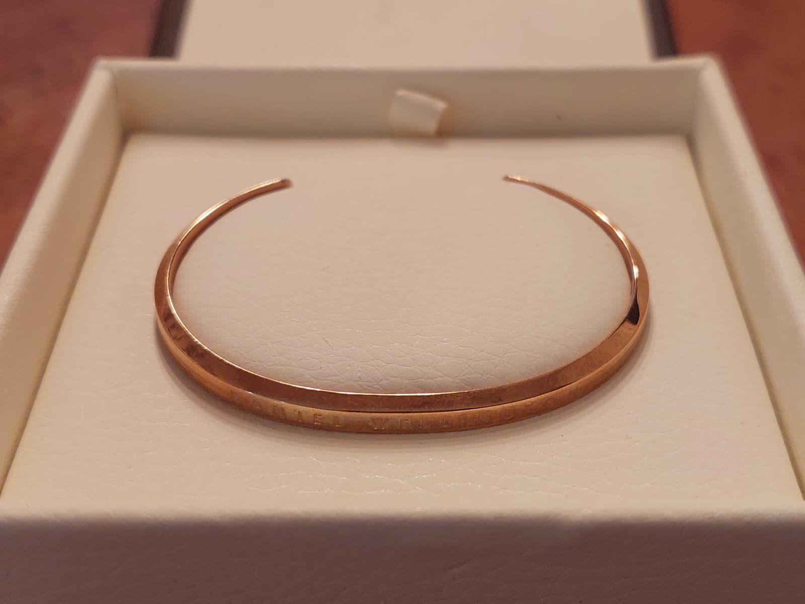 Daniel Wellington Bracciali & Braccialetti: Armreif goldig Daniel Wellington – Usato da Frauenfeld venduto da sondereggerjessica