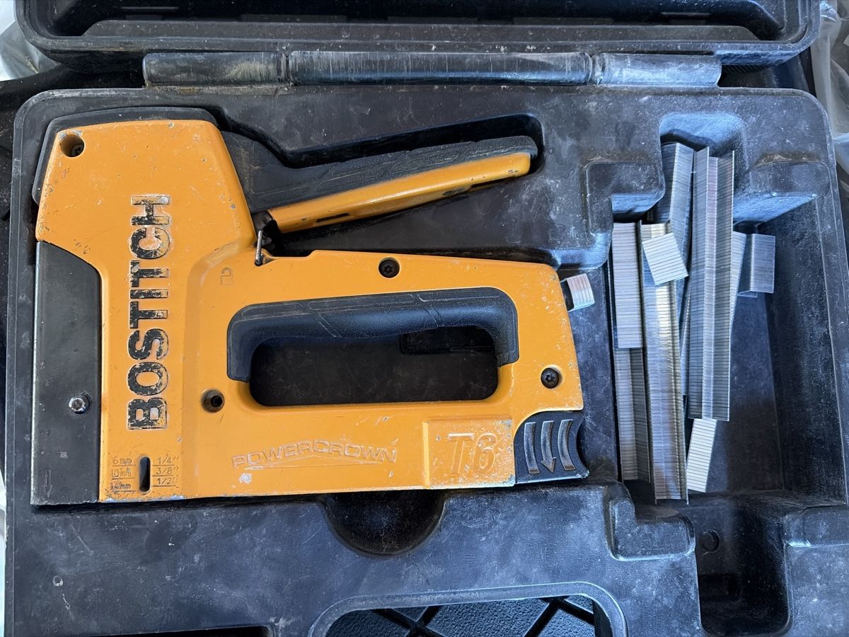 Tutte le macchine: Agrapheuse Bostitch – Usato da Echallens venduto da JAR69 1