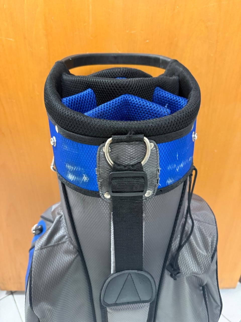Trolley: Blau - grauer Golfbag – Usato da Schaan venduto da Hermine2018 1