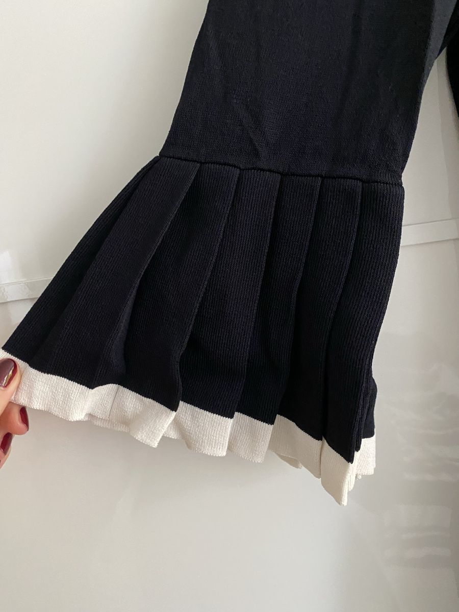 Maglioni & Felpe: Eleganter Pullover von Cos mit Trompetenärmeln, Grösse 36/38 – Usato da Winterthur venduto da marisole4 1