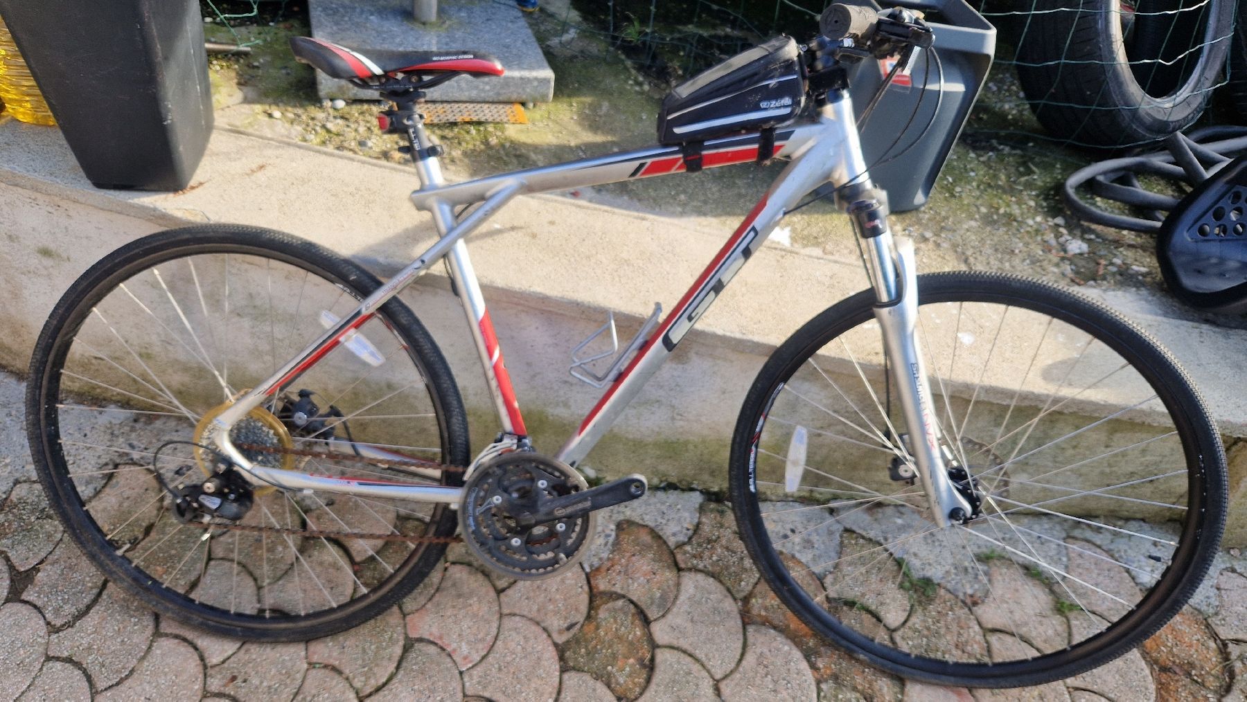 GT Biciclette: vélo GT Transeo aluminium – Usato da Les Acacias venduto da str_6prq