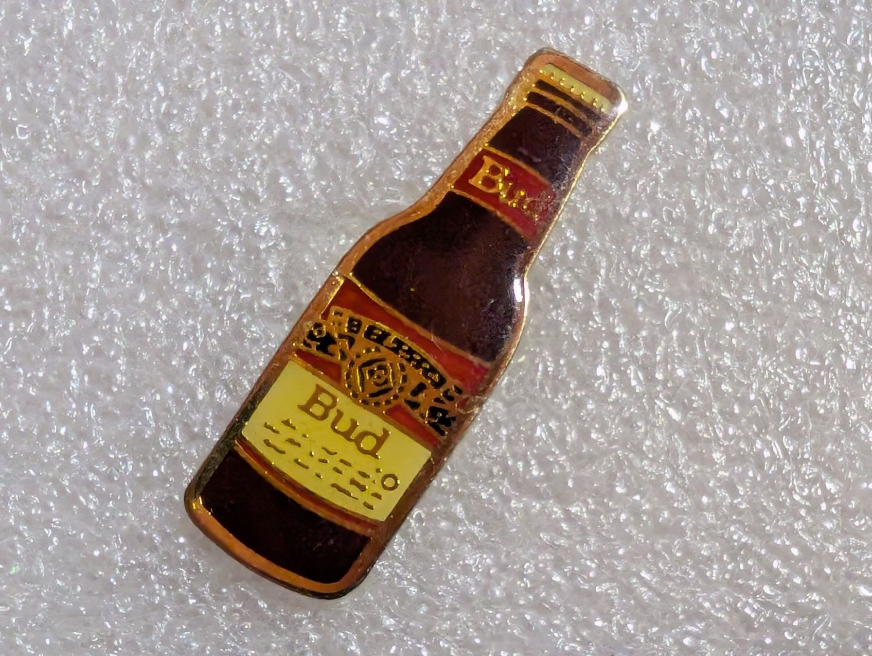 Placchette & Badge: Ansteckpin 274: Bud – Usato da Oppligen venduto da Pin-Fall-Shop