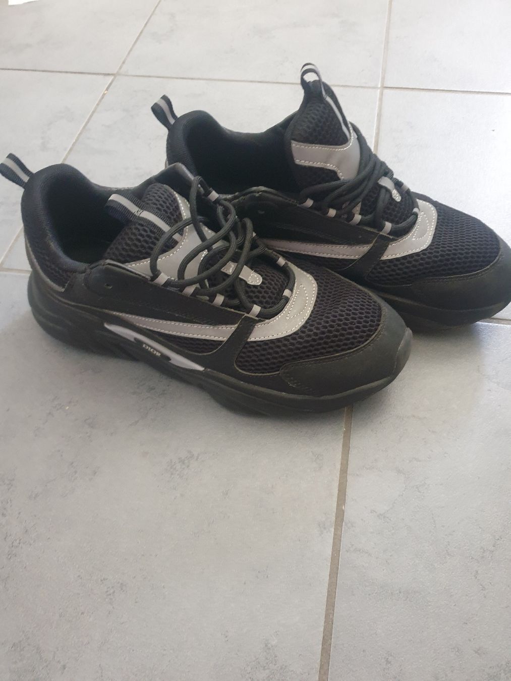 Scarpe da uomo: chaussure taille 44  – Usato da Fribourg venduto da mal_8zjh