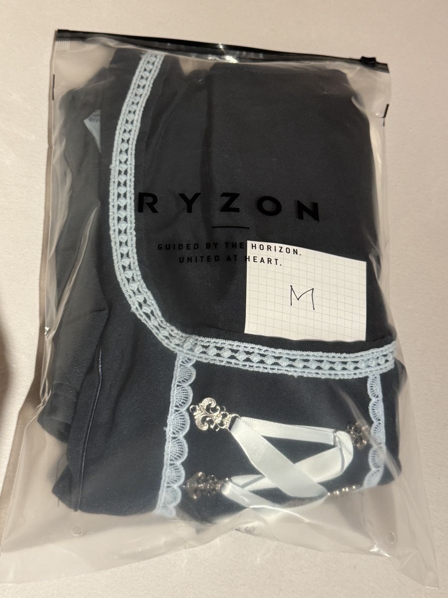 Kleider: Dirndl blau, Grösse M – Neu und originalverpackt aus Sachseln von biker33