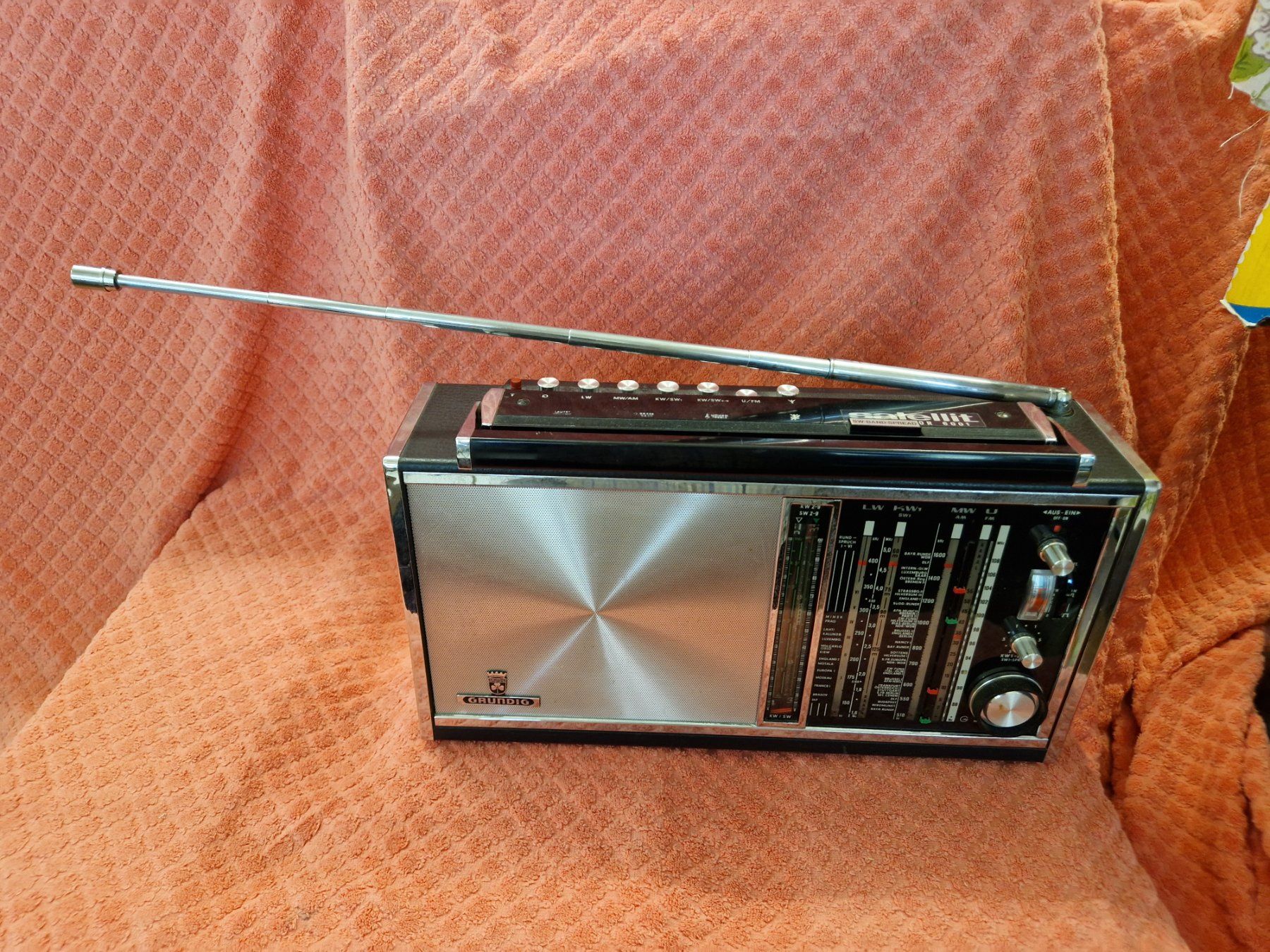Grundig Radio: Weltempfänger Grundig Sattelit 6001 – Usato da Wädenswil venduto da tome70 8