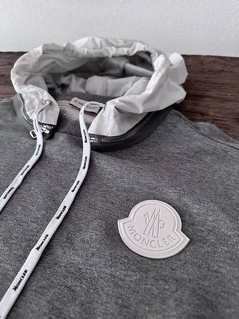 MONCLER - Pull Gris - taille M