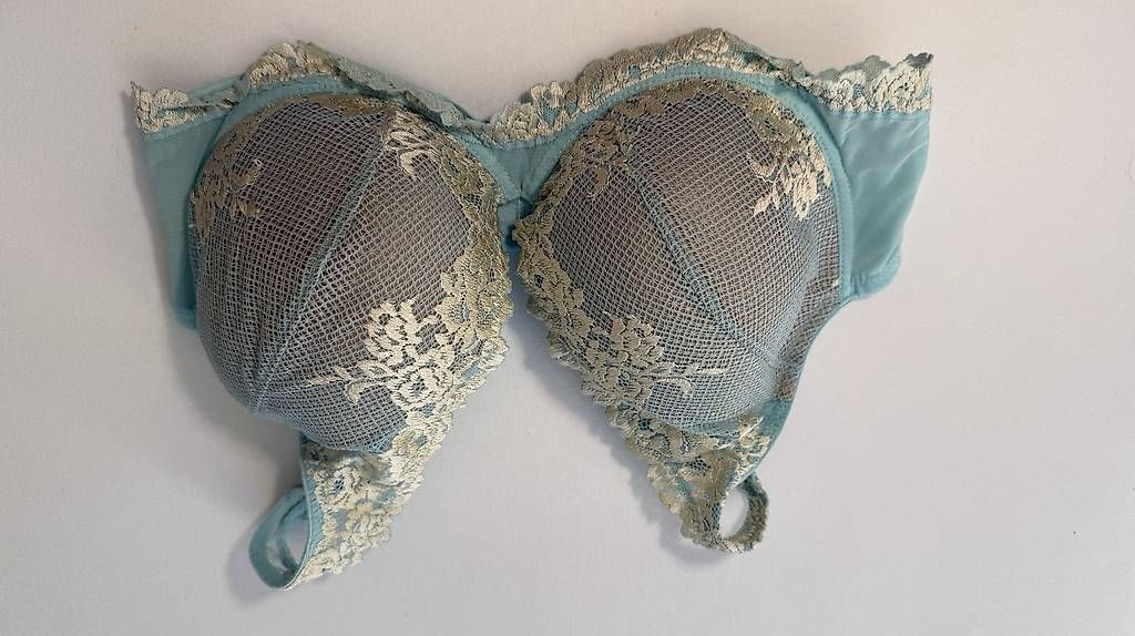 Intimissimi Altra biancheria intima: Schalen BH Gr. 80D – Usato da Zürich venduto da Juni20010 3