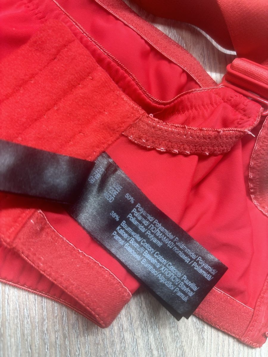 Sonstige Unterwäsche: Roter bpc BH Gr. 85D - EU 105E Top Zustand – Gebraucht aus Aesch BL von Jelu20 1