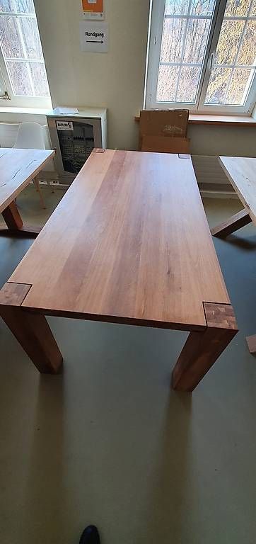 Tables: Tisch ab Ausstellung 200x100cm – Neuf avec emballage d'origine à Lützelflüh-Goldb par Rampenverkauf_72_ 1