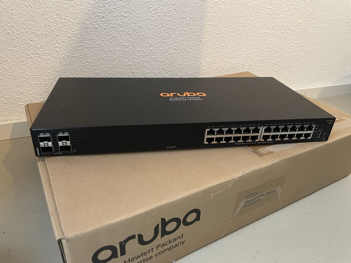 Aruba Modem & Router: Network Switch - Aruba 6000 24G 4SFP – Nuovo (secondo la descrizione) da Zürich venduto da tbs.spr