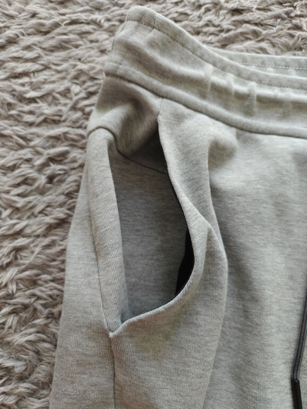 Nike Pantalons: Nike Shorts – D'occasion à Pieterlen par Saemelili 3