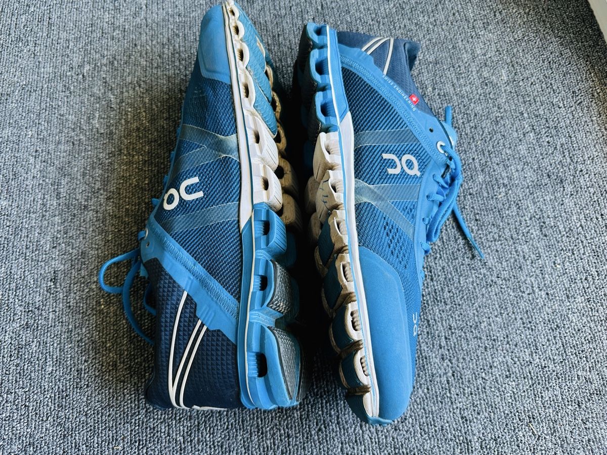 On Scarpe da uomo: ON CLOUDFLOW homme taille 44 bleu – Usato da Bulle venduto da LeMoleson 4