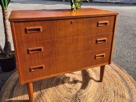 Commode,  meuble en teck scandinave des années 1970