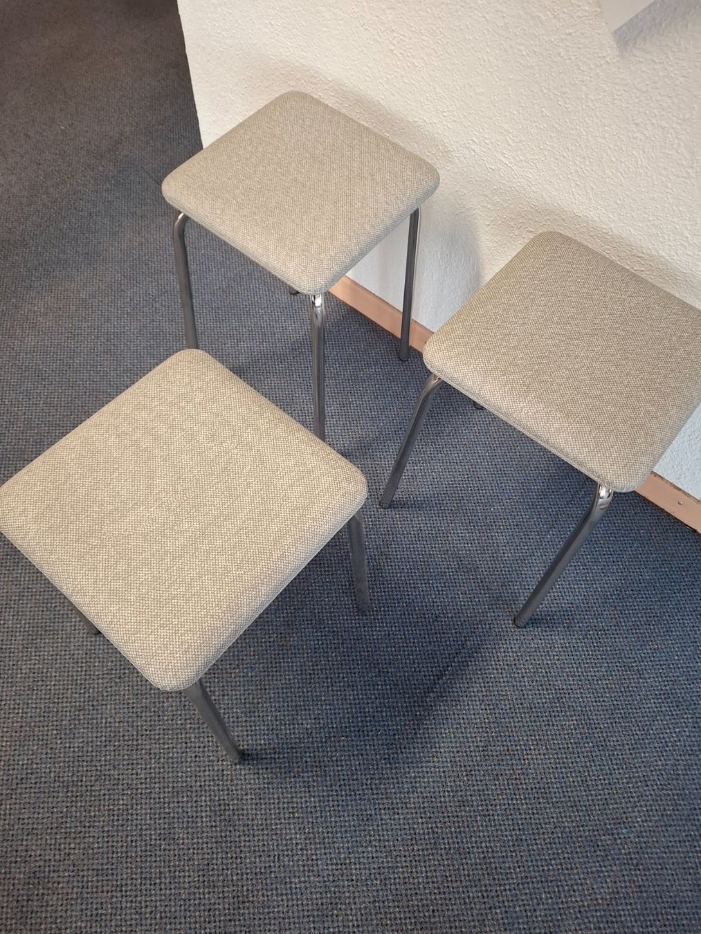 Sgabelli: Hocker (3Stk) Grau NEU! – Nuovo (secondo la descrizione) da Suhr venduto da SAF-Restposten 2