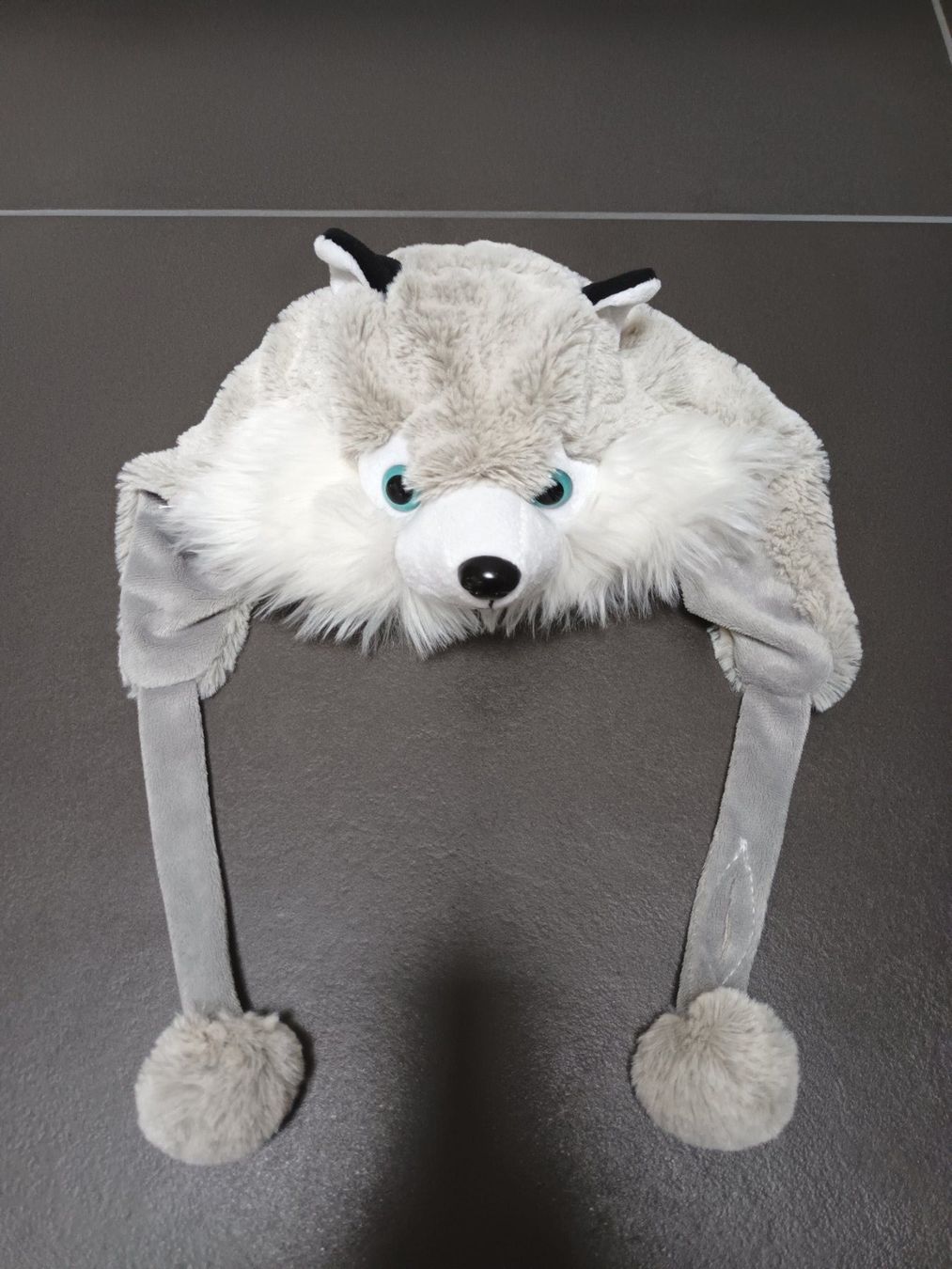 Copricapi, berretti & cappellini: Winter Mütze/Kappe Wolf onesize – Usato da Ried-Muotathal venduto da lufo