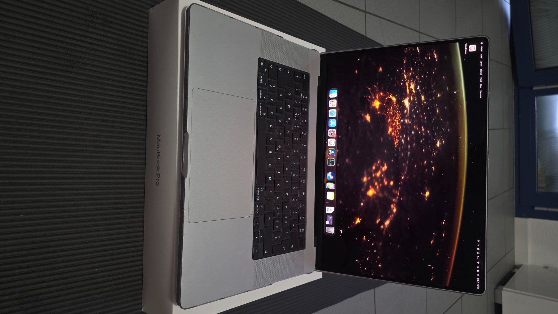 Apple Portables: Macbook pro 16 m4 max 36gb-1000gb – D'occasion à Chiasso par plf_qqs6