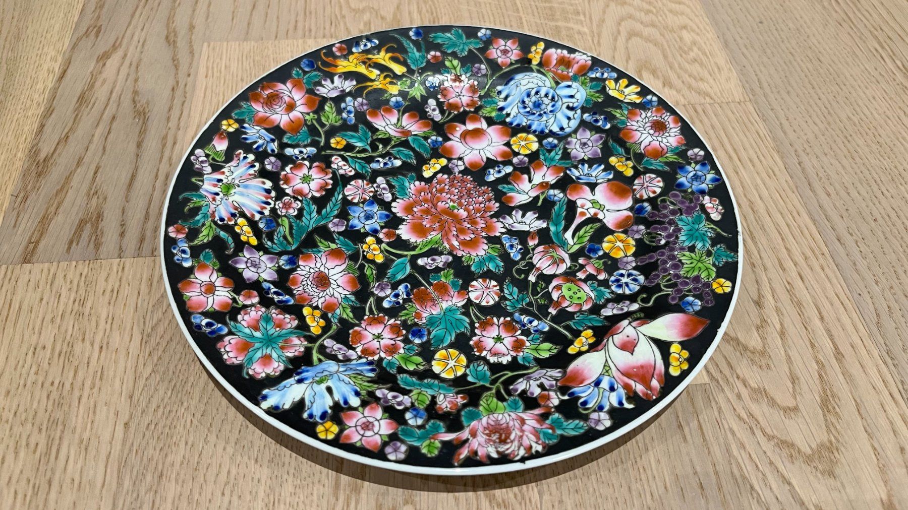 Servierplatten: Vintage Noire Mille Fleur dekorative Platte – Gebraucht aus Wettingen von gipas13
