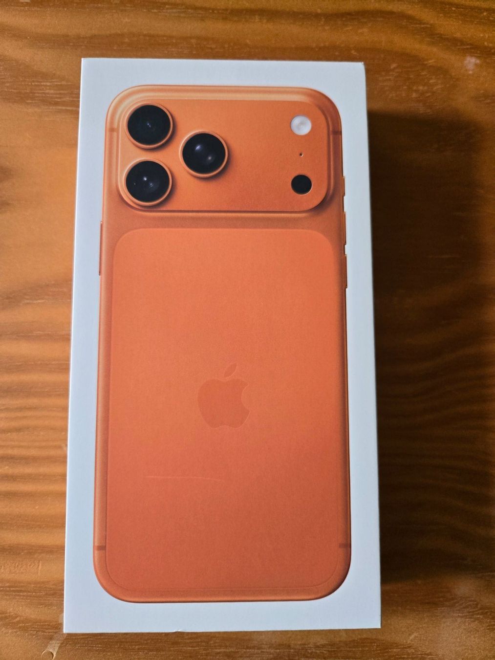 Apple Telefoni cellulari / Smartphones: Apple iPhone 17 Pro Max 2TB Cosmic Orange neu versiegelt !!! – Nuovo e nell'imballaggio originale da Zofingen venduto da ackerleuten