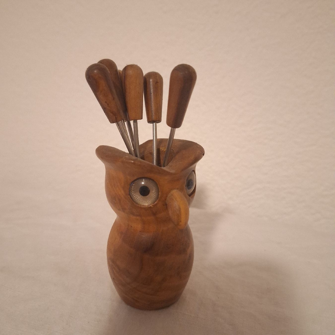 Alle Dekorationen: Versand möglich. Vintage Eule, Olivenholz Spiessli- Dösli – Gebraucht aus Winterthur von Goldpipau 9