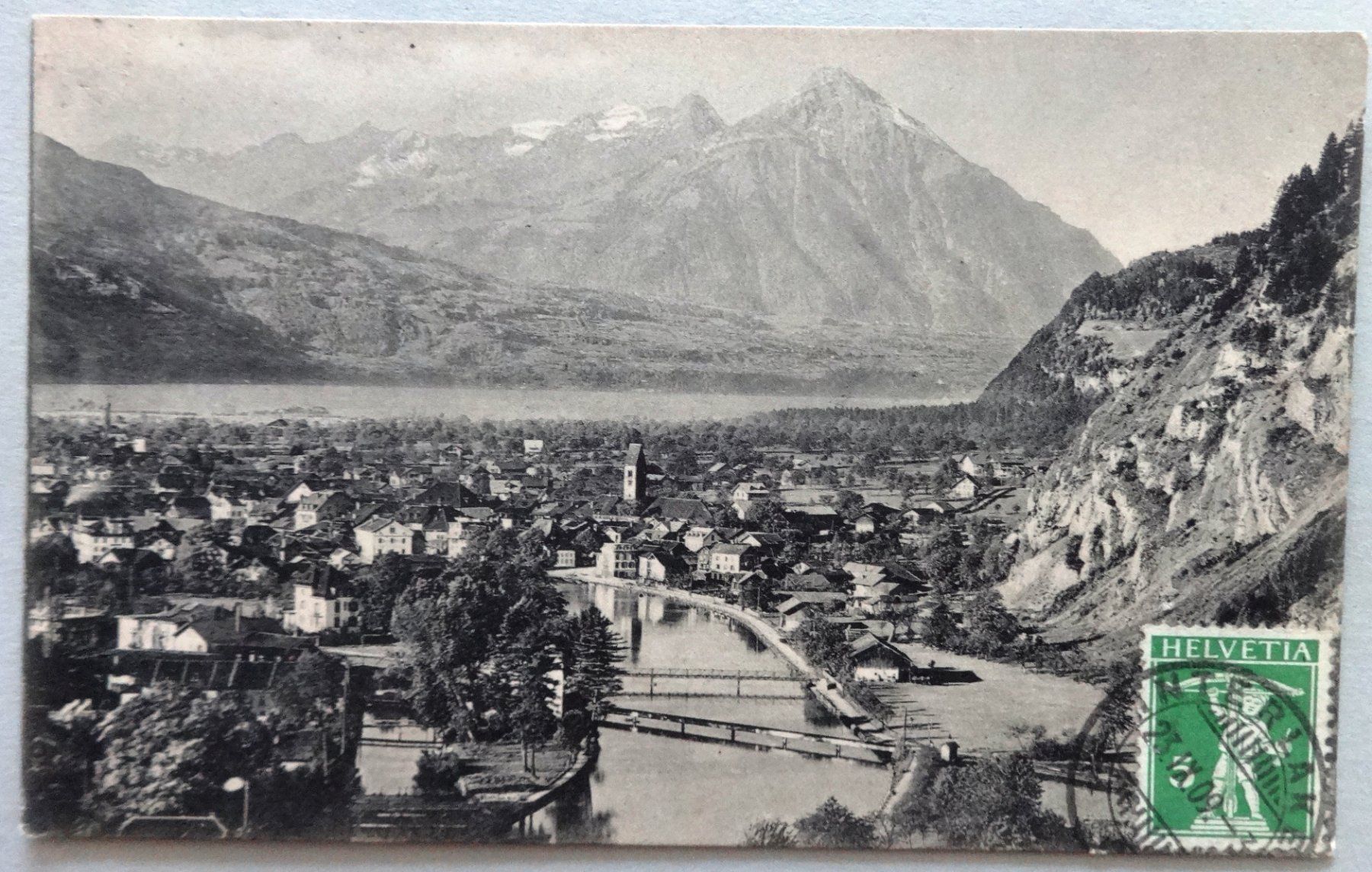 Cartes postales: Unterseen, Thunersee u. Niesen – Défectueux à Fétigny par Billy2miny