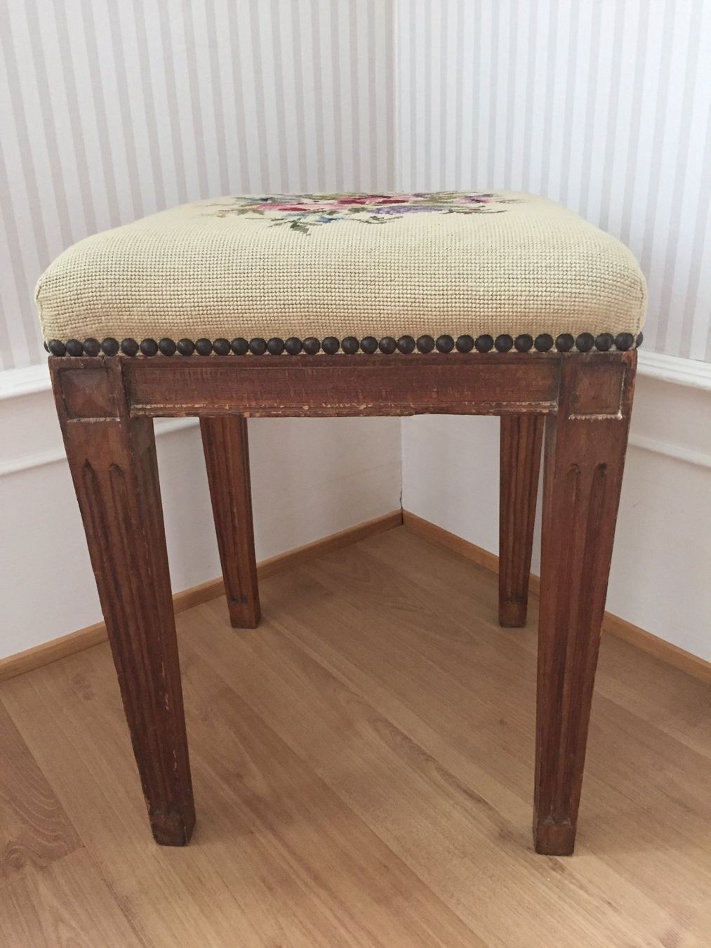 Sgabelli: Französiche Tabouret Louis XVI – Usato da Basel venduto da Lancer4 4