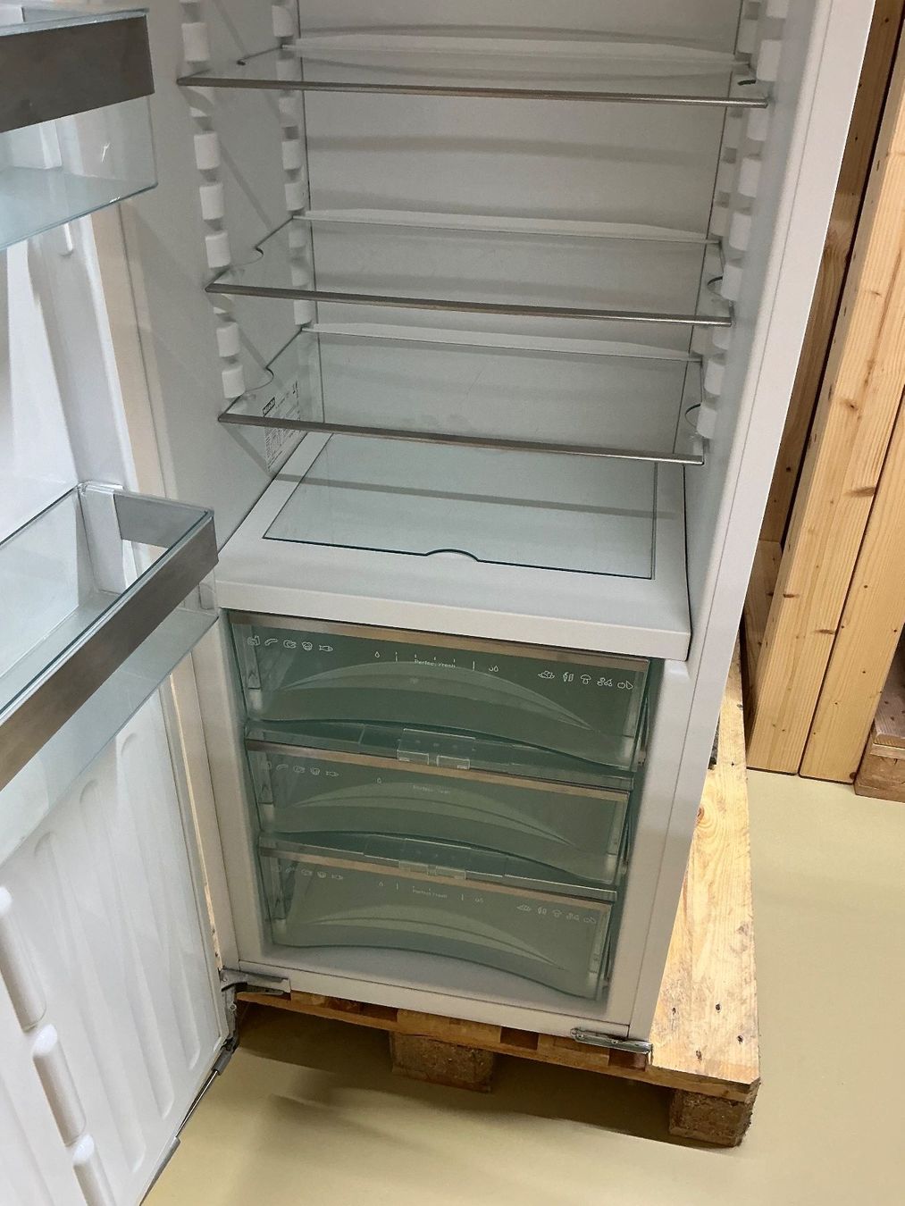 Miele Frigoriferi: Miele Kühlschrank – Usato da Zug venduto da Bauteile-Zug 4