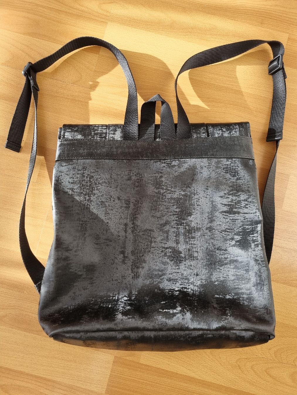 Zaini: Schwarzer Rains Rucksack, neuwertig – Usato da Laupen BE venduto da Bombers 1