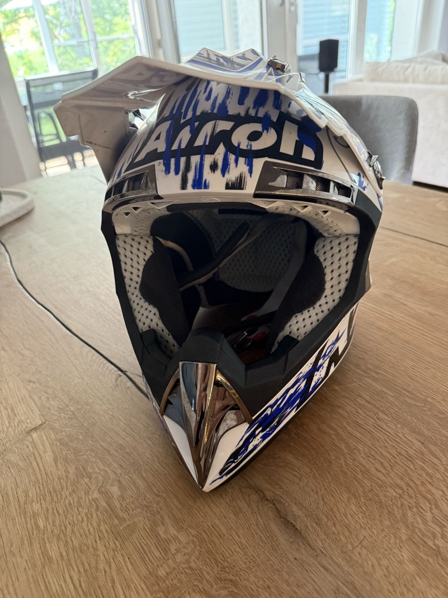 Airoh Caschi & visiere: Motorradhelm – Usato da Ried-Brig venduto da Vendeuse_