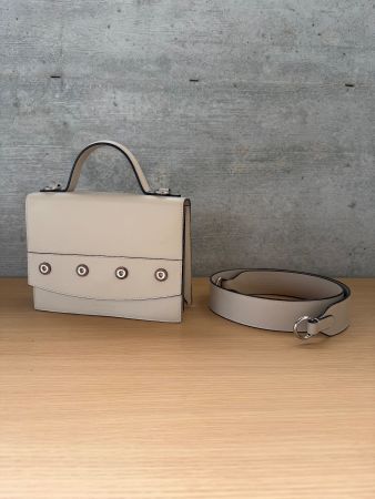 Lederhandtasche mit Schulterriemen (Prototyp)