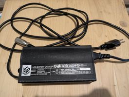 Original Ladegerät für BionX 36V-Akkus HP8204L3 (37V, 2A)