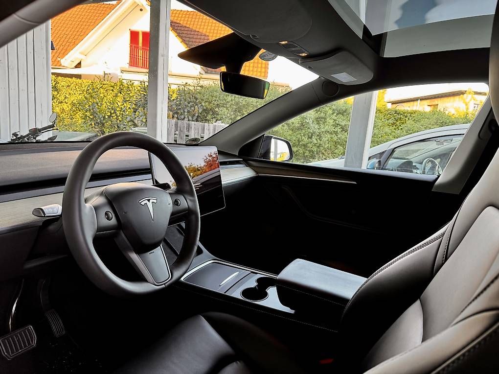 Autos: Tesla Model Y Long Range mit Boost – D'occasion à Lostorf par Raverman1 4